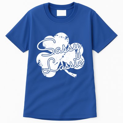 Funny St PatrickS Gift 4 Leaf Clover Sassy Lassie Great Gift Tall T-Shirt