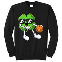 Funny St Patricks Day Shamrock Playing Basketball b.o.y.s Girls Sweatshirt