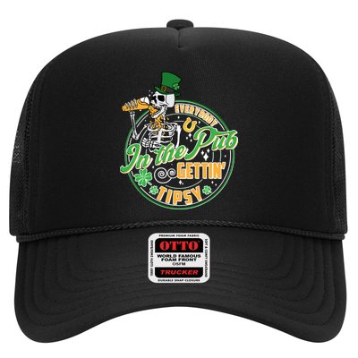 Funny St Patricks Day Everybody In The Pub Gettin Tipsy Skeleton Beer Trucker Hat