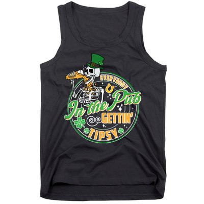 Funny St Patricks Day Everybody In The Pub Gettin Tipsy Skeleton Beer Tank Top