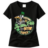 Funny St Patricks Day Everybody In The Pub Gettin Tipsy Skeleton Beer Womens T-Shirt