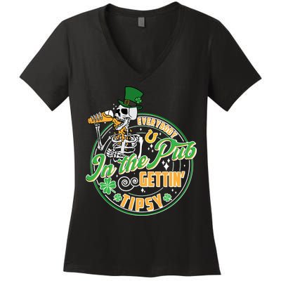 Funny St Patricks Day Everybody In The Pub Gettin Tipsy Skeleton Beer Women's V-Neck T-Shirt