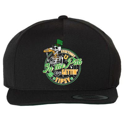 Funny St Patricks Day Everybody In The Pub Gettin Tipsy Skeleton Beer Wool Snapback Cap