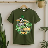 Funny St Patricks Day Everybody In The Pub Gettin Tipsy Skeleton Beer T-Shirt