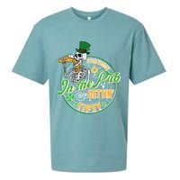 Funny St Patricks Day Everybody In The Pub Gettin Tipsy Skeleton Beer Sueded Cloud Jersey T-Shirt