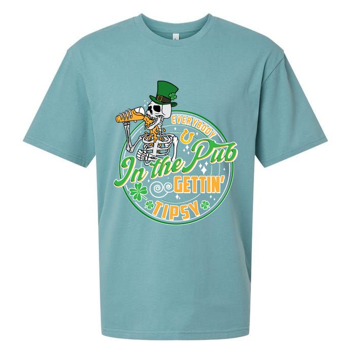 Funny St Patricks Day Everybody In The Pub Gettin Tipsy Skeleton Beer Sueded Cloud Jersey T-Shirt