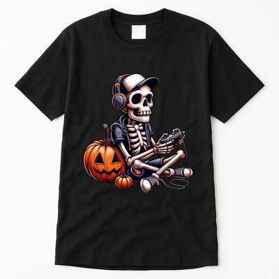 Funny Skeleton Playing Video Game Halloween Gamer Tall T-Shirt