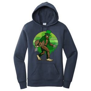 Funny St Patrick's Day Leprechaun Sasquatch With Beer Women's Pullover Hoodie