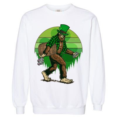 Funny St Patrick's Day Leprechaun Sasquatch With Beer Garment-Dyed Sweatshirt