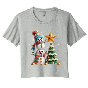 Funny Snowmen Putting Up Christmas Tree Women's Crop Top Tee