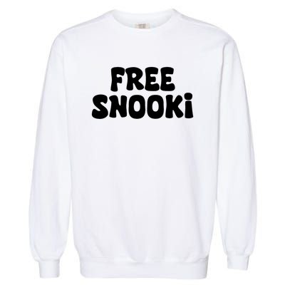 Free Snooki Retro Vintage Free Snooki Garment-Dyed Sweatshirt