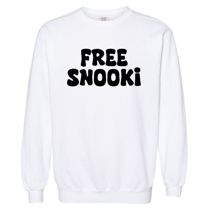 Free Snooki Retro Vintage Free Snooki Garment-Dyed Sweatshirt