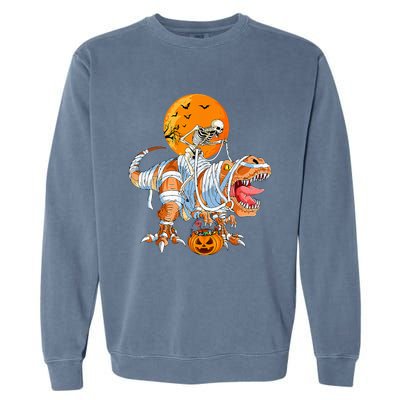 Funny Skeleton Riding Dinosaur Party T Rex Halloween Pumpkin Garment-Dyed Sweatshirt