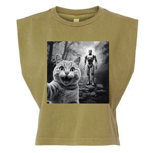 Funny Surprised Scared Cat Selfie With Robot Garment-Dyed Women's Muscle Tee