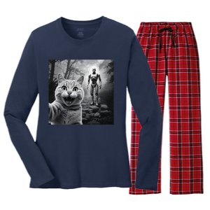 Funny Surprised Scared Cat Selfie With Robot Women's Long Sleeve Flannel Pajama Set 