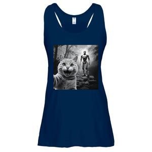 Funny Surprised Scared Cat Selfie With Robot Ladies Essential Flowy Tank