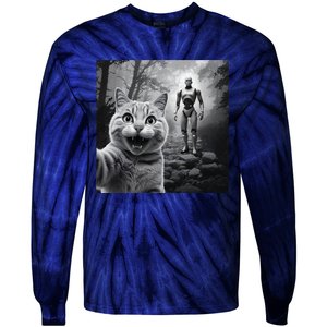 Funny Surprised Scared Cat Selfie With Robot Tie-Dye Long Sleeve Shirt