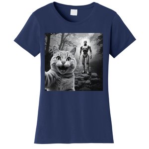 Funny Surprised Scared Cat Selfie With Robot Women's T-Shirt