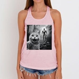 Funny Surprised Scared Cat Selfie With Robot Women's Knotted Racerback Tank