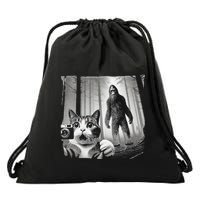 Funny Surprised Scared Cat Selfie With Sasquatsch Bigfoot Drawstring Bag