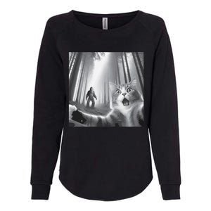 Funny Surprised Scared Cat Selfie With Sasquatsch Bigfoot Womens California Wash Sweatshirt