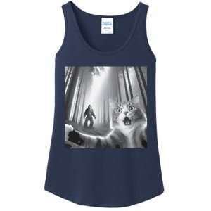 Funny Surprised Scared Cat Selfie With Sasquatsch Bigfoot Ladies Essential Tank