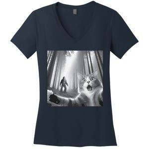 Funny Surprised Scared Cat Selfie With Sasquatsch Bigfoot Women's V-Neck T-Shirt