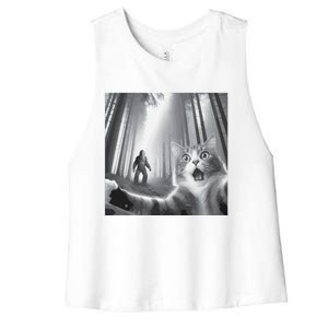 Funny Surprised Scared Cat Selfie With Sasquatsch Bigfoot Women's Racerback Cropped Tank