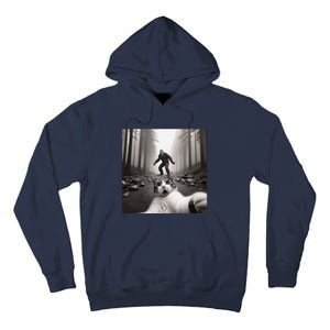 Funny Surprised Scared Cat Selfie With Sasquatsch Bigfoot Tall Hoodie