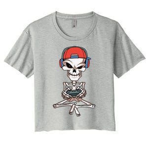 Funny Skeleton Skull Video Gamer Halloween Women's Crop Top Tee