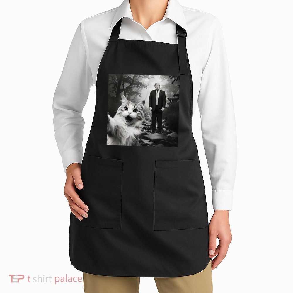 Funny Surprised Scared Cat Selfie With D.Trump Apron
