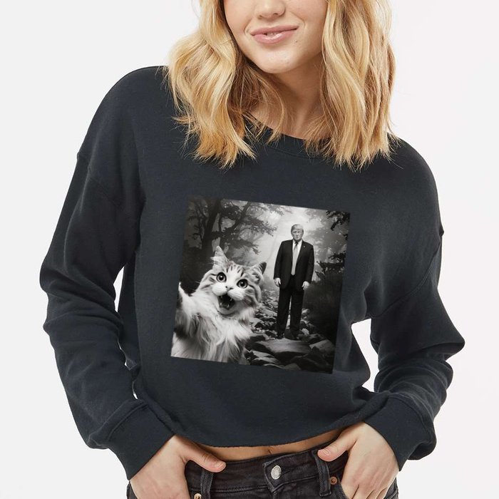 Funny Surprised Scared Cat Selfie With D.Trump Cropped Pullover Crew