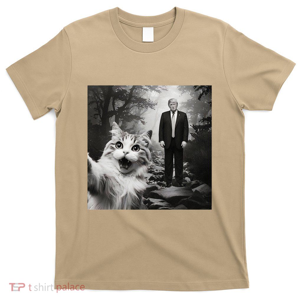 Funny Surprised Scared Cat Selfie With D.Trump T-Shirt