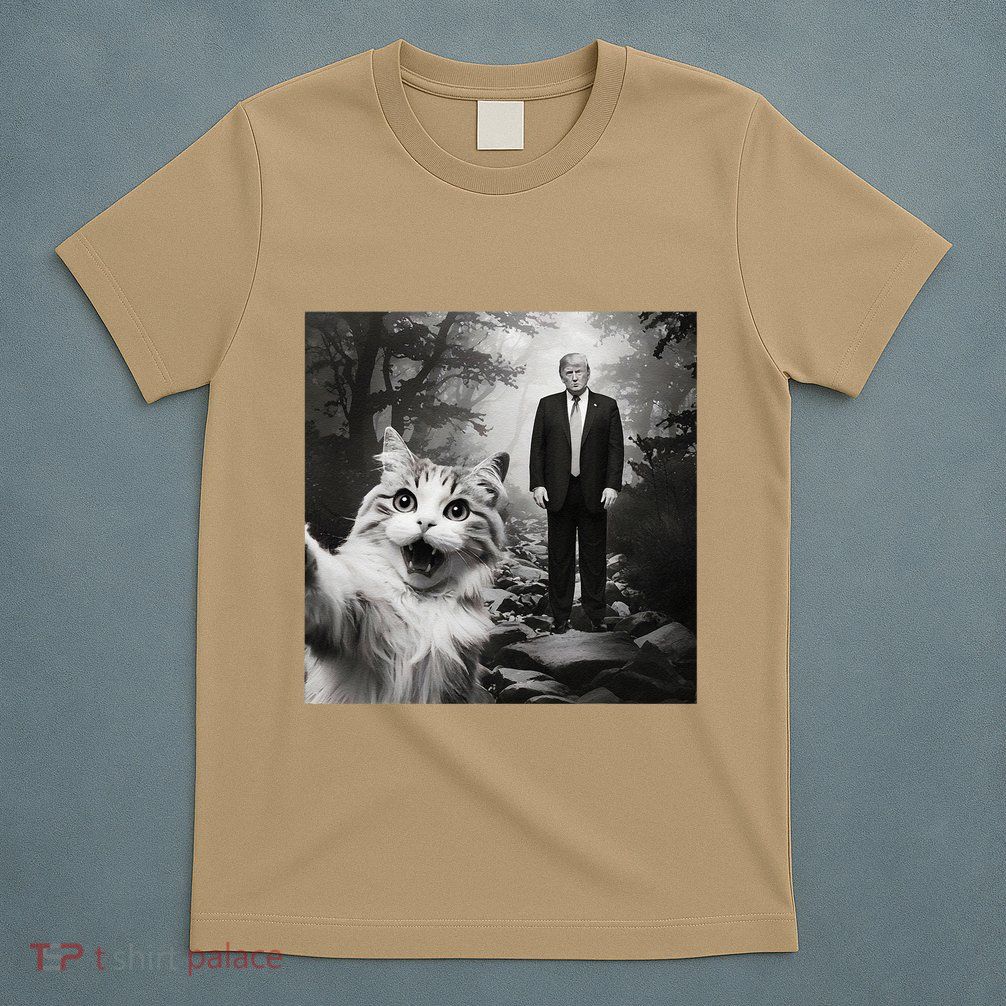 Funny Surprised Scared Cat Selfie With D.Trump T-Shirt