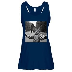 Funny Surprised Scared Cat Selfie With Sasquatsch Bigfoot Ladies Essential Flowy Tank