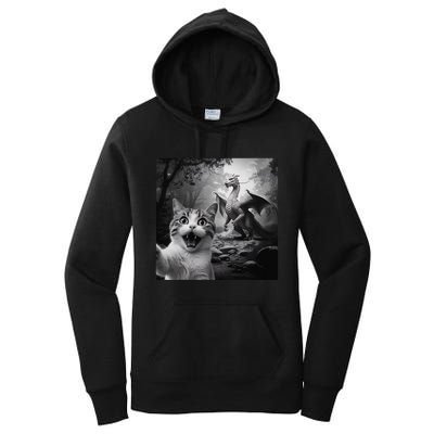 Funny Surprised Scared Cat Selfie With Dragon Women's Pullover Hoodie