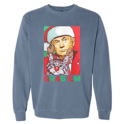 Funny Trump Cat Grab' Em Vintage Retro Christmas Trump Gift Garment-Dyed Sweatshirt