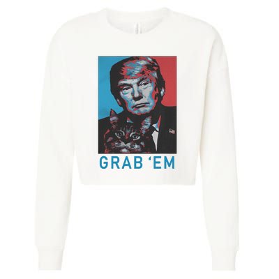 Funny Trump Cat Grab Em Vintage Retro Trump Gift Cropped Pullover Crew