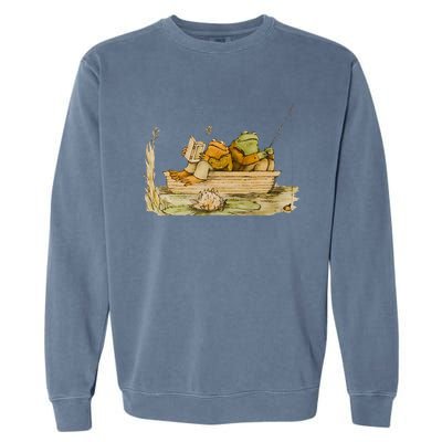 Frog Toad Fishing Vintage Classic Book Frog Reading Book Garment-Dyed Sweatshirt