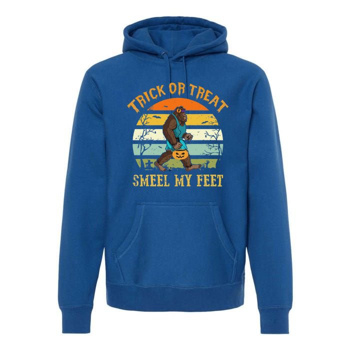 Funny Trick Or Treat Smell My Feet Bigfoot Halloween Vintage Premium Hoodie