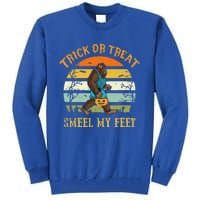 Funny Trick Or Treat Smell My Feet Bigfoot Halloween Vintage Tall Sweatshirt