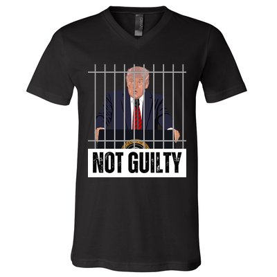 Free Trump. Trump Not Guilty, Pro Trump Supporter V-Neck T-Shirt