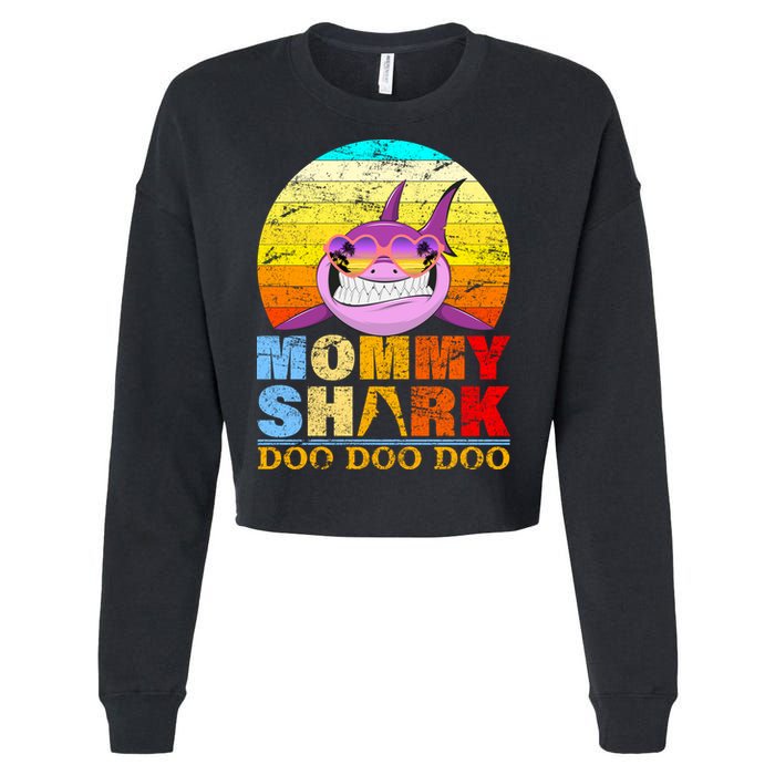Funny Beach Mommy Shark Doo Cropped Pullover Crew