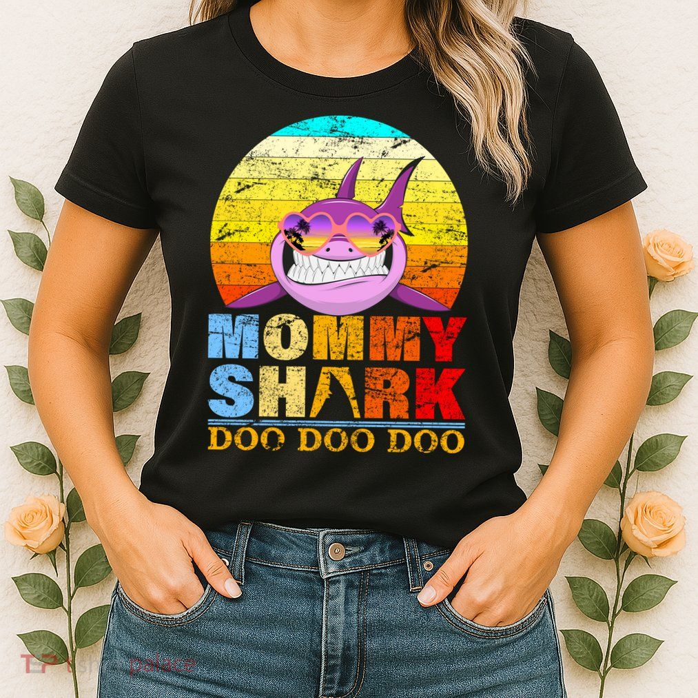 Funny Beach Mommy Shark Doo Womens T-Shirt