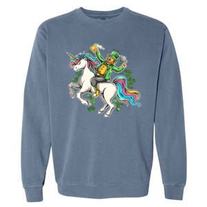 Funny St Patrick's Day Leprechaun Riding Unicorn Garment-Dyed Sweatshirt