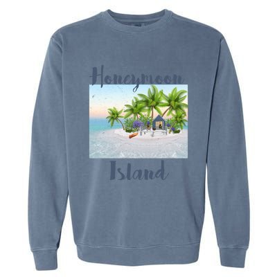 Florida Vacation Cottage House Honeymoon Island Beach Meaningful Gift Garment-Dyed Sweatshirt