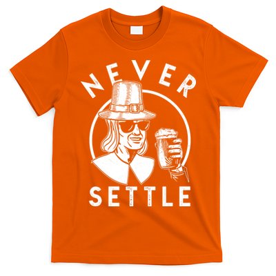 Funny Vintage Drinking Thanksgiving Pilgrim Never Settle T-Shirt