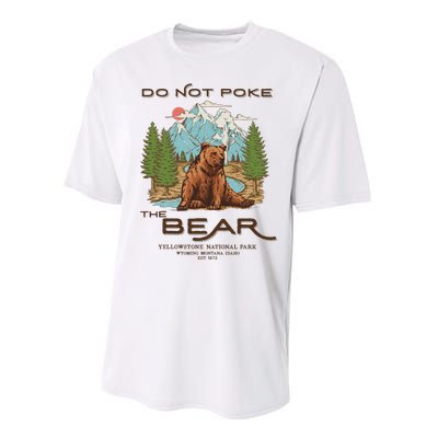 Funny Vintage Look Yellowstone National Park Grizzly Lover Performance Sprint T-Shirt