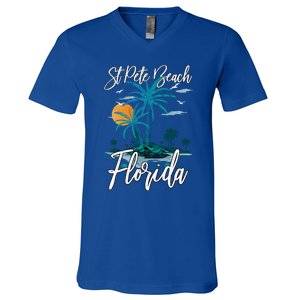 Family Vacation Retro Sunset Florida St Pete Beach Gift V-Neck T-Shirt