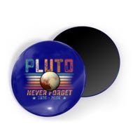 Funny Vintage Retro Space Planet Science Never Forget Pluto Gift Magnet